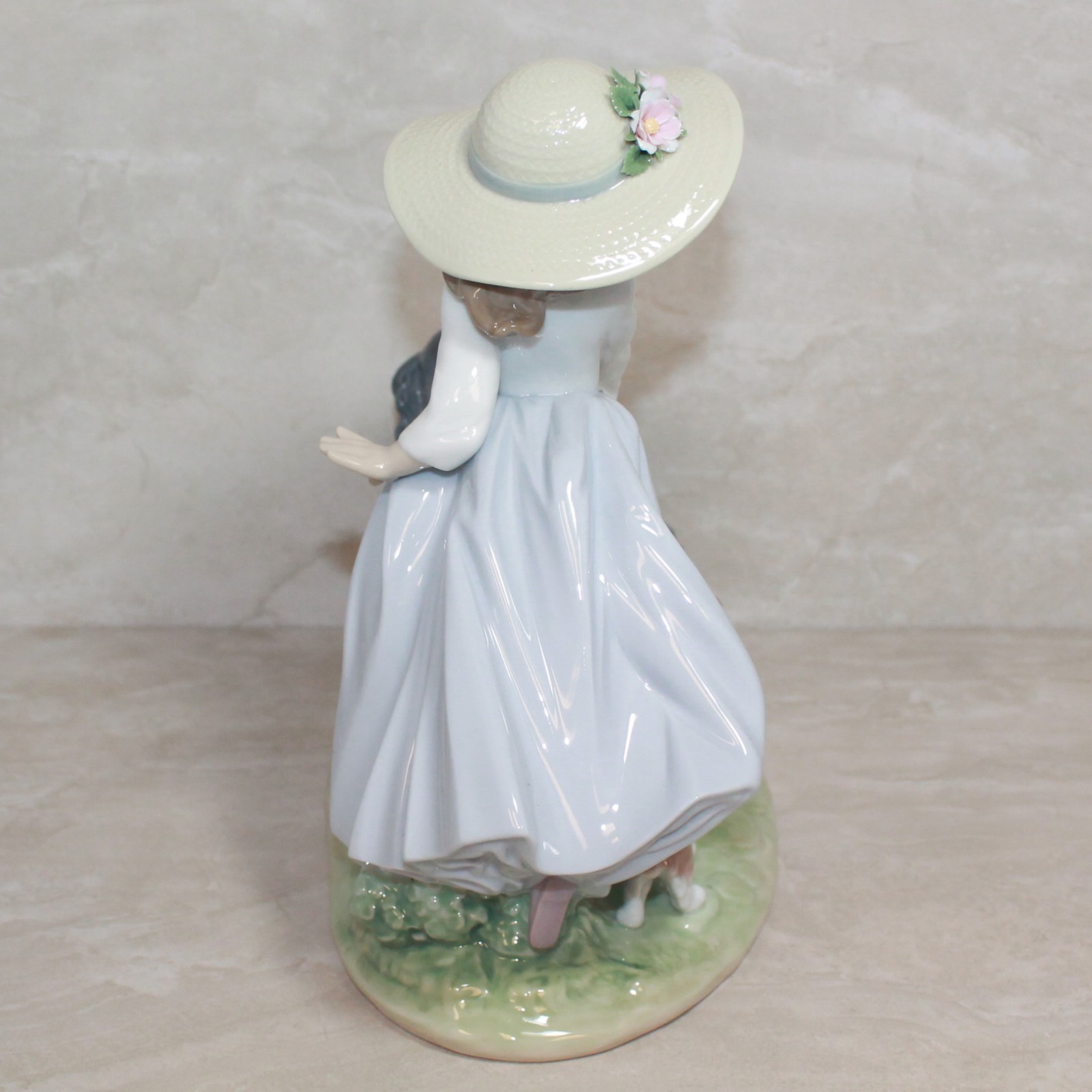 Lladro Figurine, Puppy Parade (6784) 9.5″ NIB