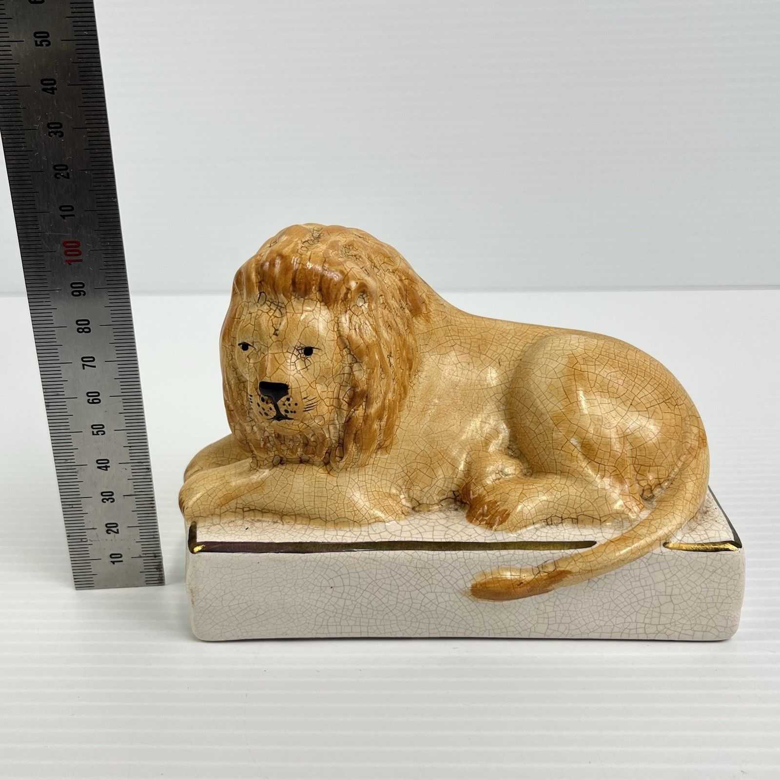 Staffordshire Style 5 1/2″ Lion Vintage Made In England Mantle Crazing Lion