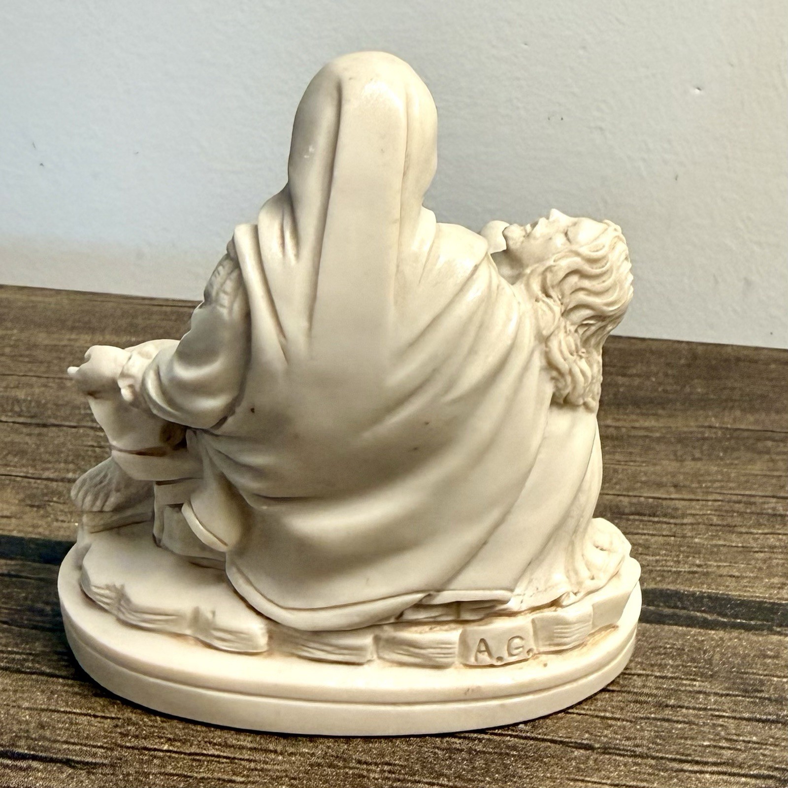 Vtg Replica Michelangelo’s Pieta 3.5 Tall Resin Signed Gift