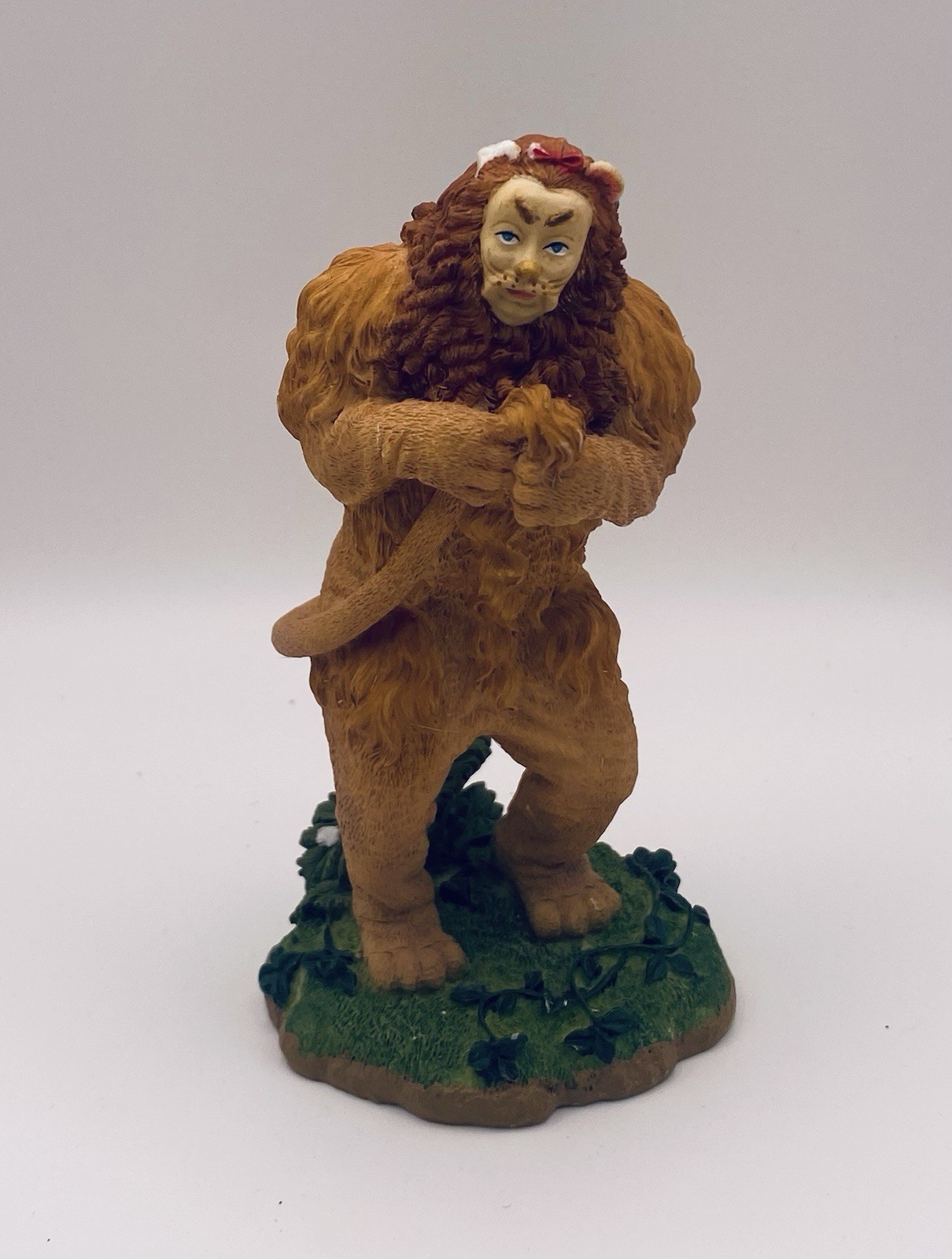 1999 Enesco Wizard Of Oz Cowardly Lion Resin Figurine