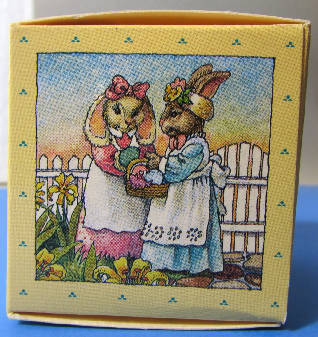United Design miniature EASTER BUNNY figurine SEC-510