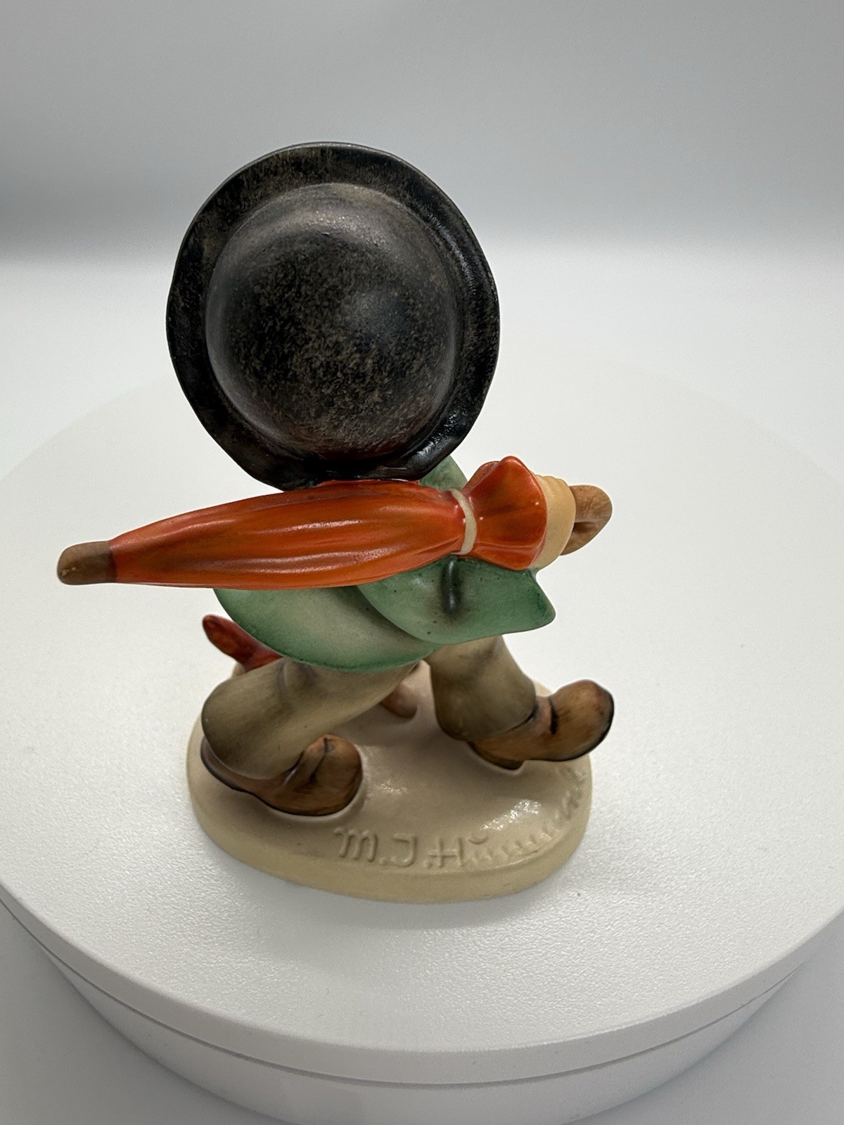Vintage HUMMEL GOEBEL Figurine #5 “Strolling Along” TMK 5 – 5″ Tall