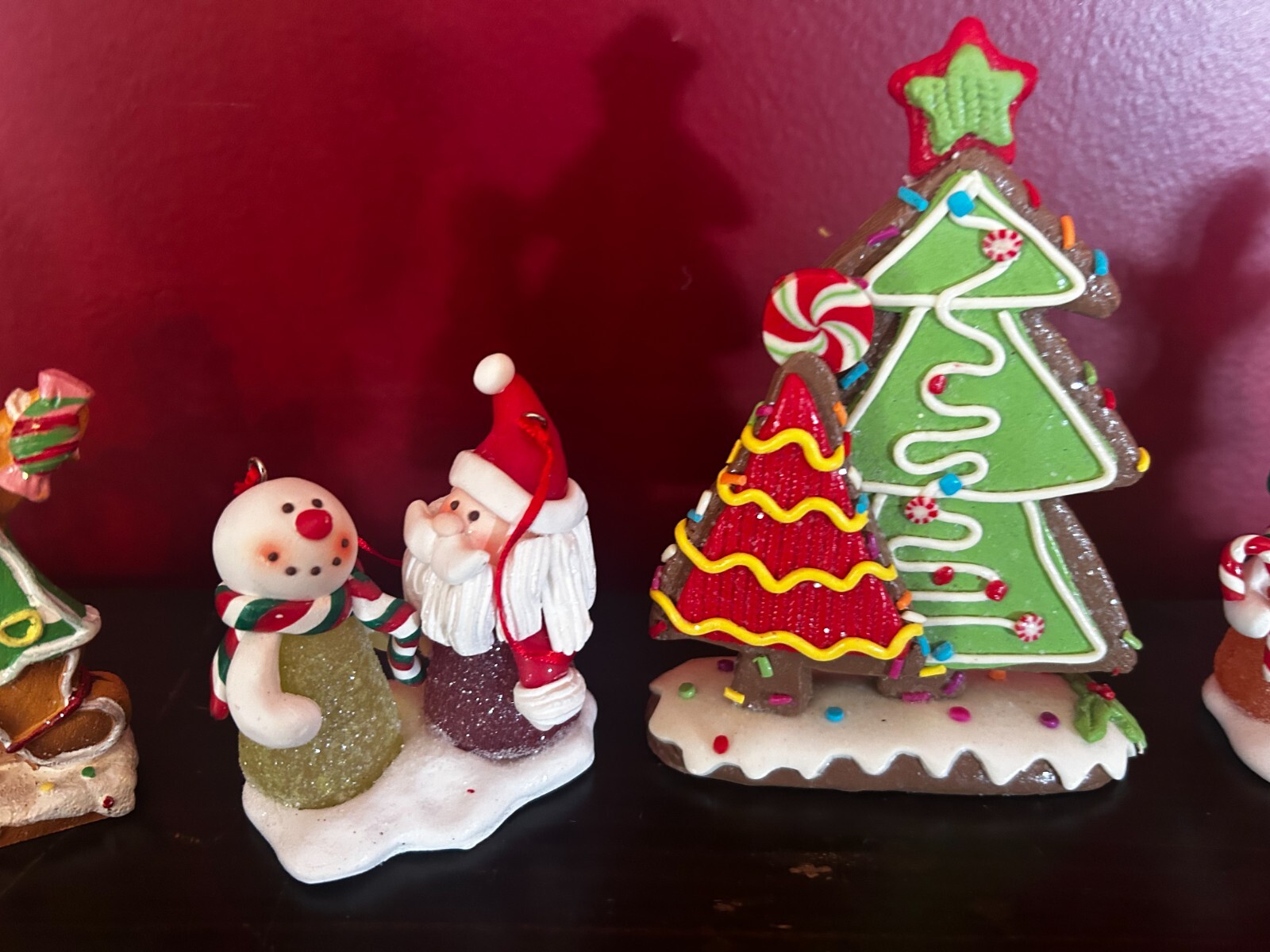 6 Piece Set Holiday Figures Inc 2 Snowmen Pairs, 1 Tree & 3 Gingerbread People