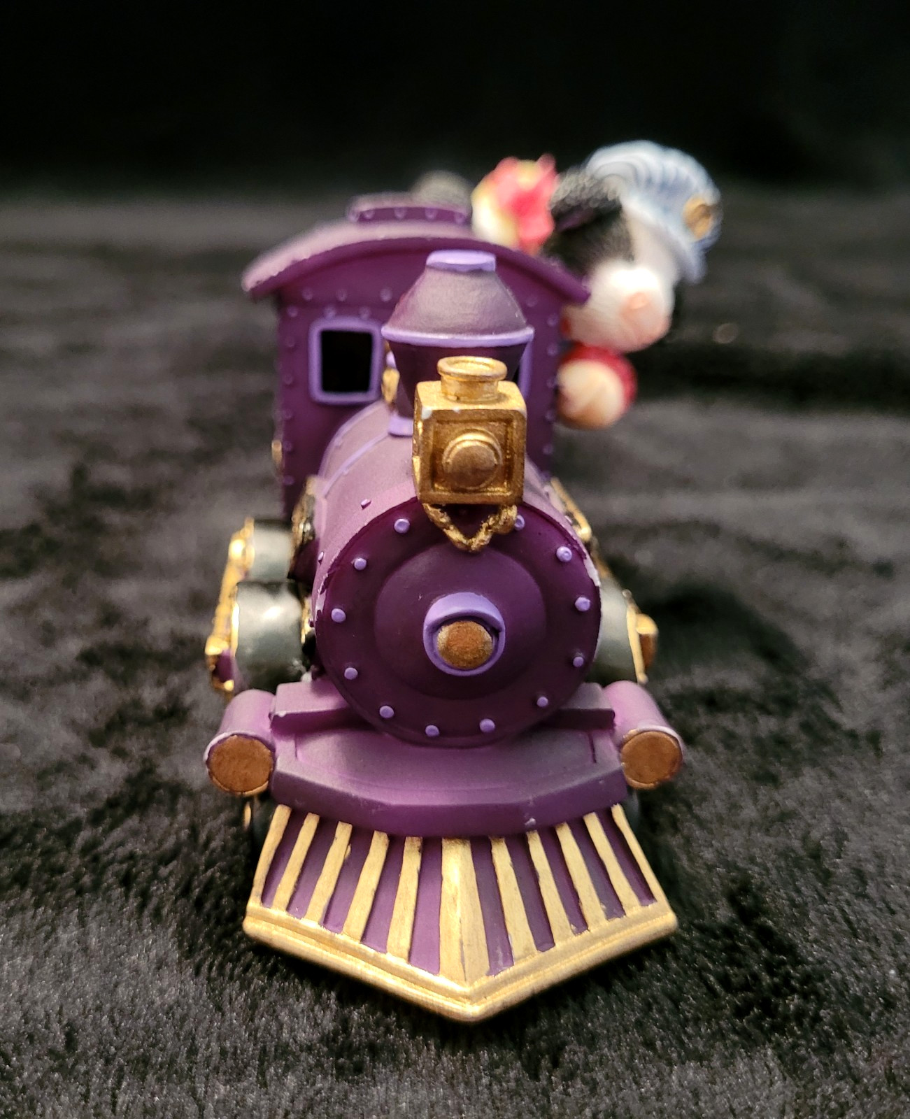 Vintage Enesco Mary’s Moo Moos Lionel Train Set Engine/Coal Car/Pumper/Caboose