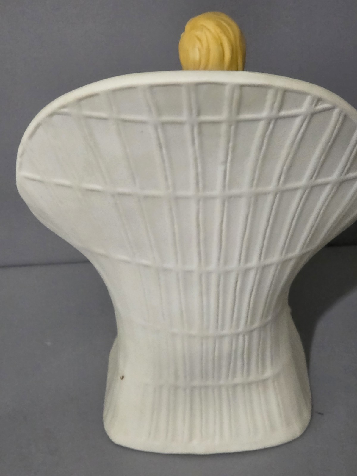 VTG Ceramic Porcelain Woman Figurine Sitting w/ Hat Lady Statue ELEGANT
