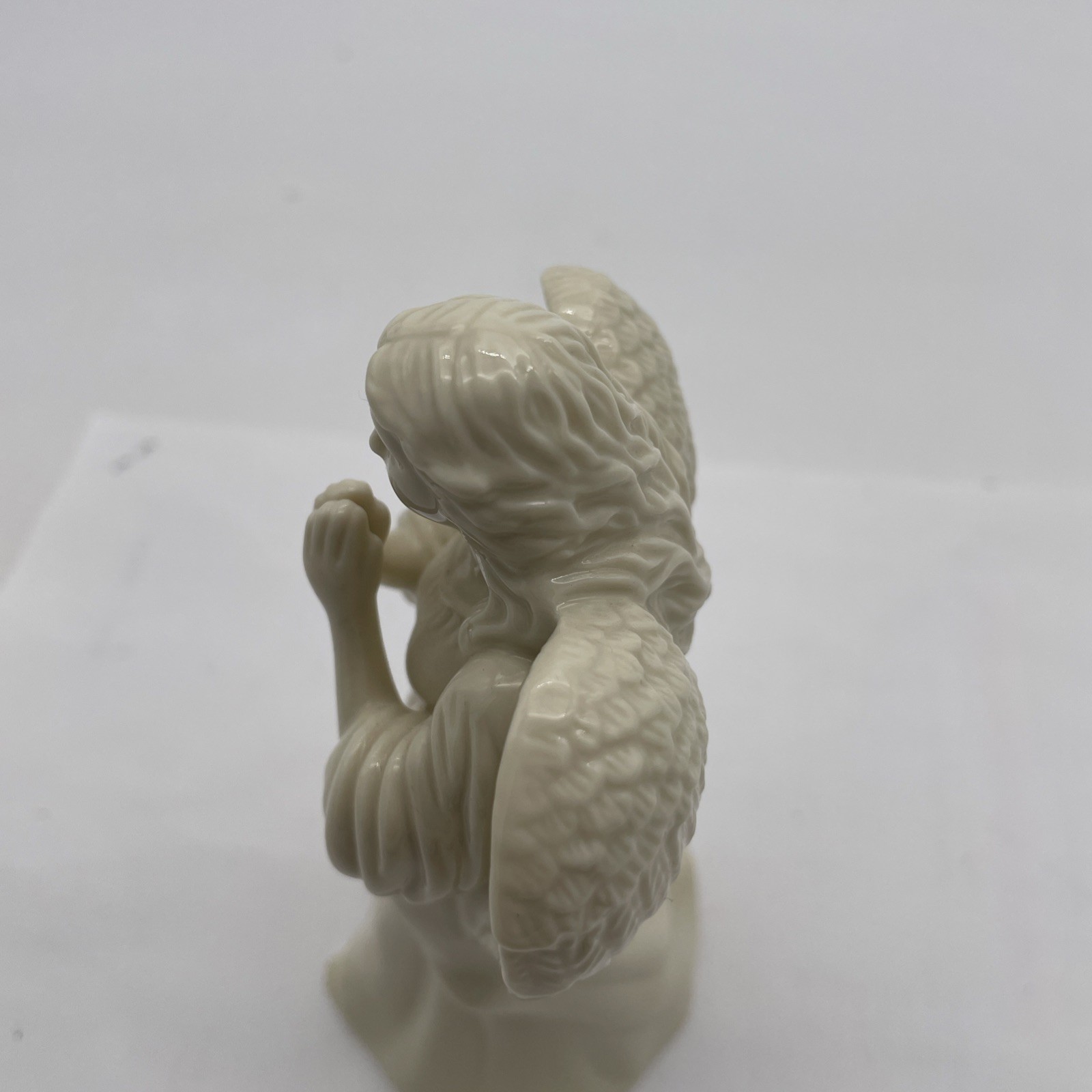 STUNNING VINTAGE RELIGIOUS LENOX PRAYING ANGEL FIGURINE