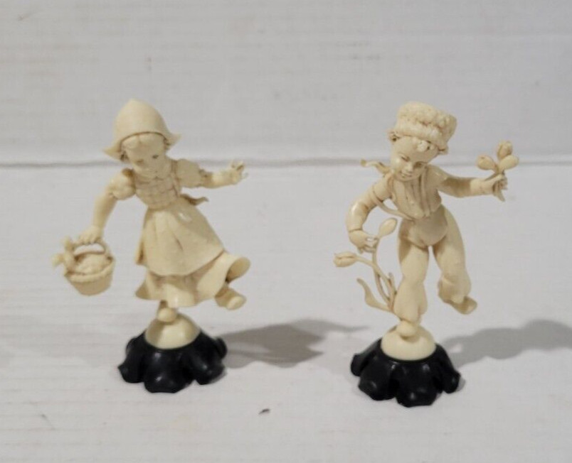 Vtg Molded Plastic Figurine Boy & Girl Made in Italy