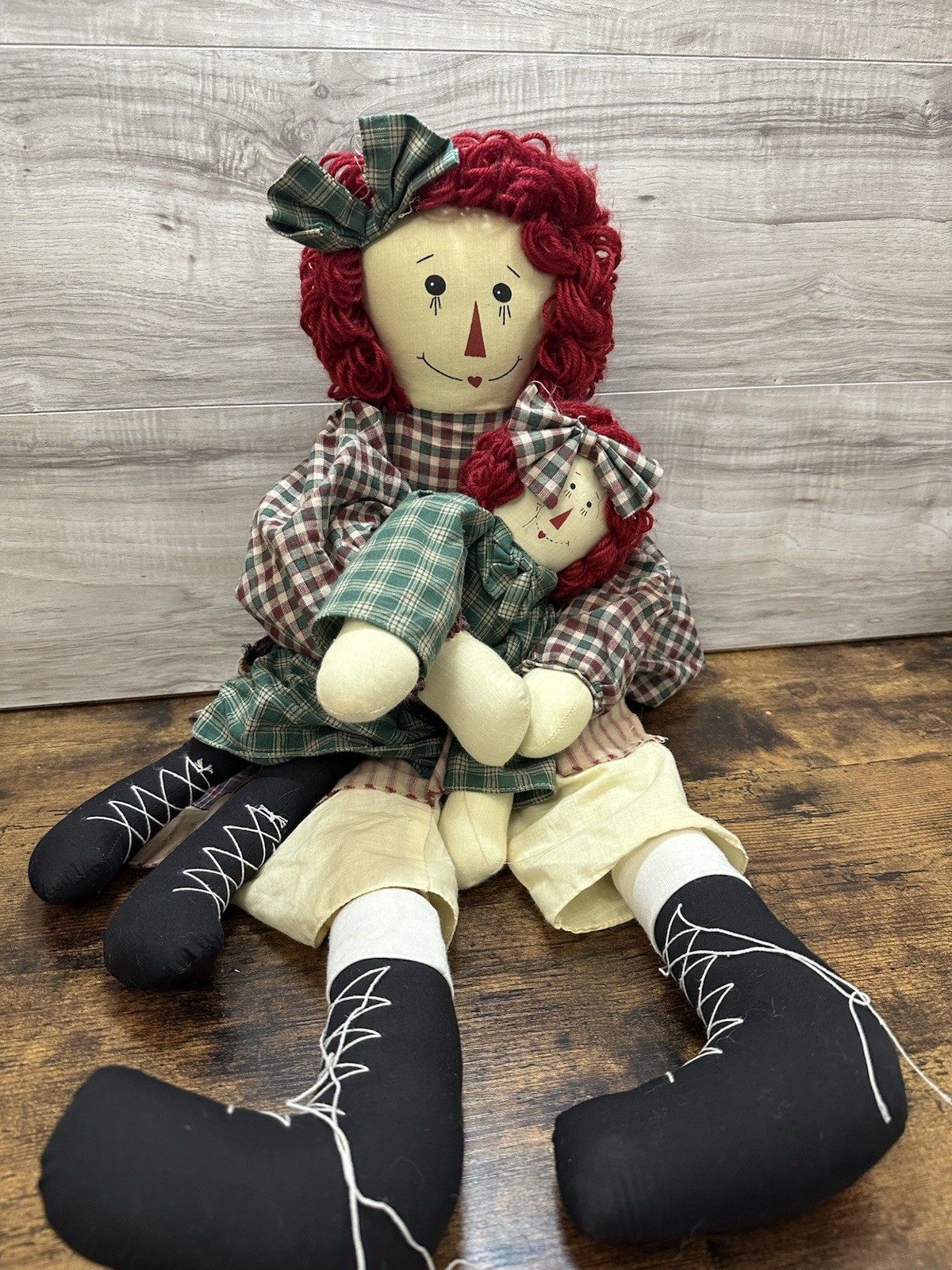 Large Country Themed Raggedy Ann Ragdoll Mother Holding Child 29″ Tall Free Ship