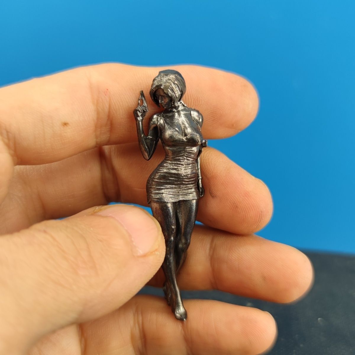 Black Brass Resident Evil King Ada Greenleaf Zombie Huntress Hand Model Ornament