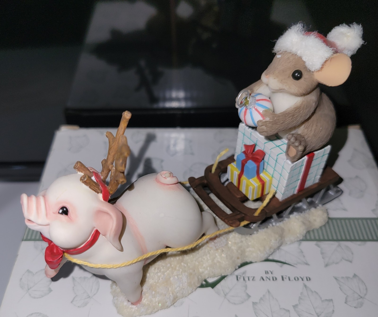Charming Tails “Pulling For A Happy Holiday” #87/150 Pig Pulling Mouse On Sled