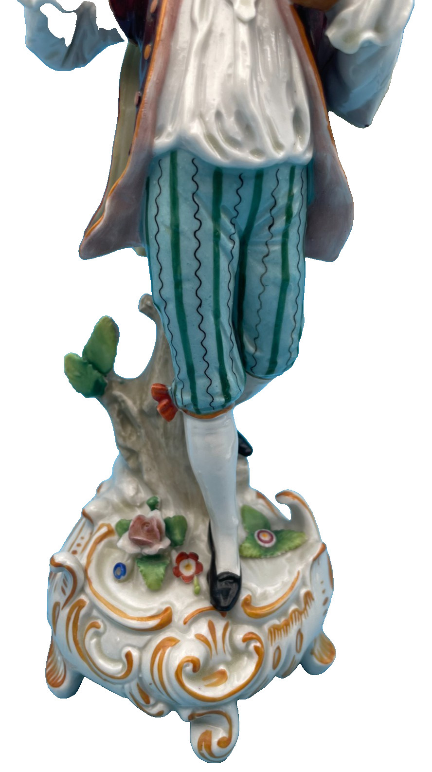 Beautiful Sitzendorf Couple Man w/Flowers In a Basket & In Woman’s Apron