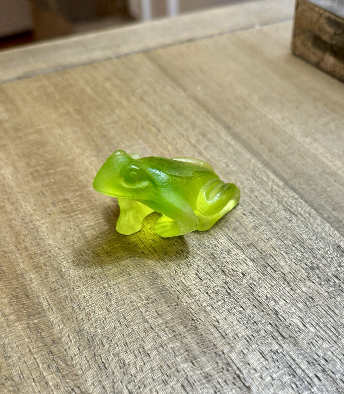 Daum France Tree Frog w/ Baby Frog Crystal Collectible Figurine Bright Green