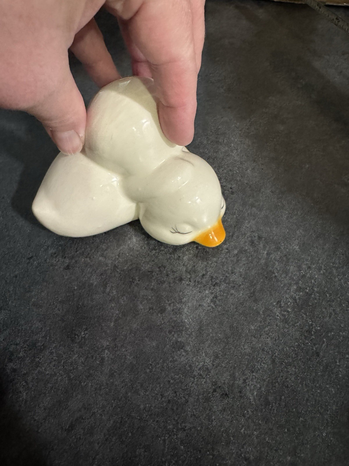 Ceramic Ducks VTG 1980s Cute Ducklings Sleeping Cuddling Figurine