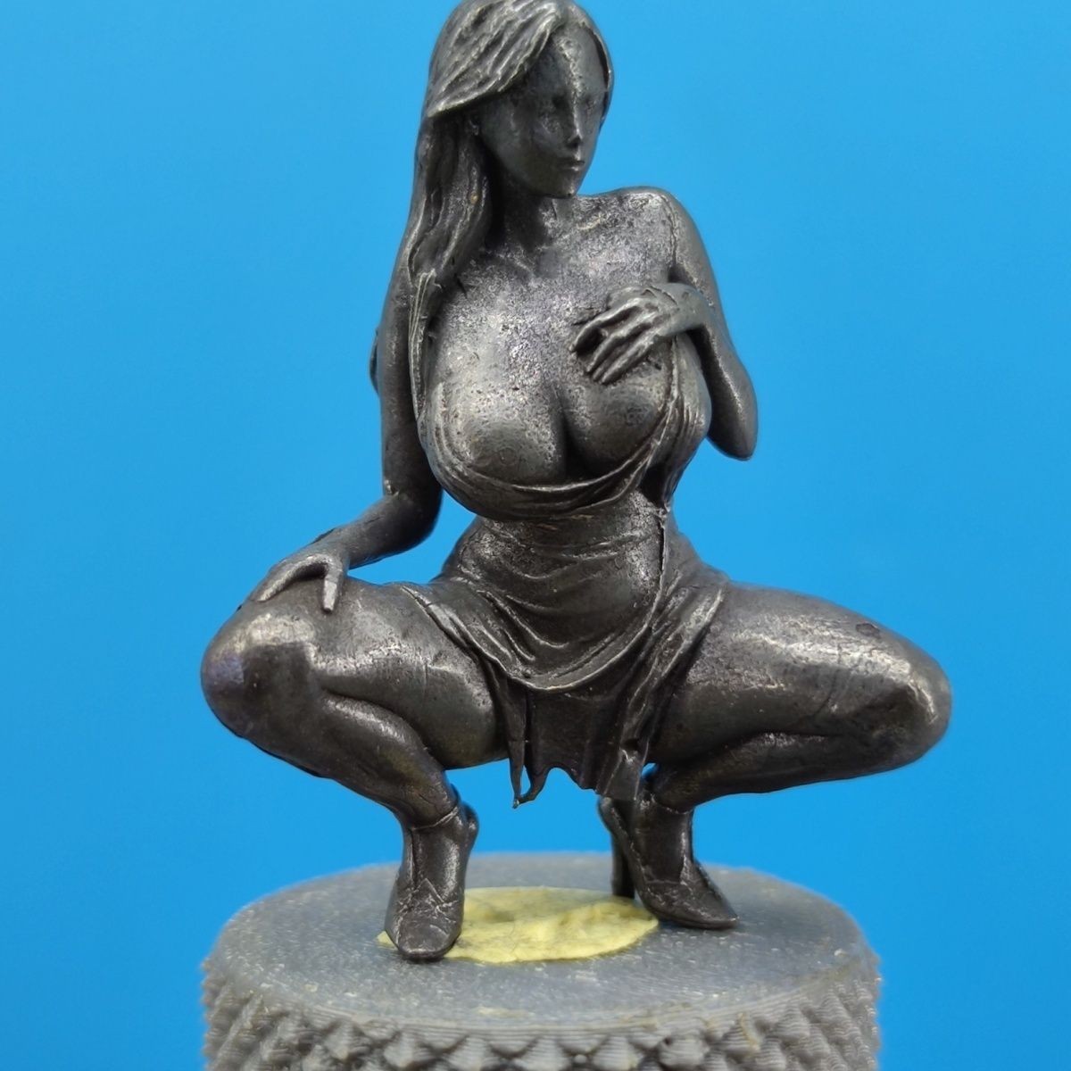 48mm Black Brass Sexy Squat Plump Girl Statue Beauty Model Table Decor