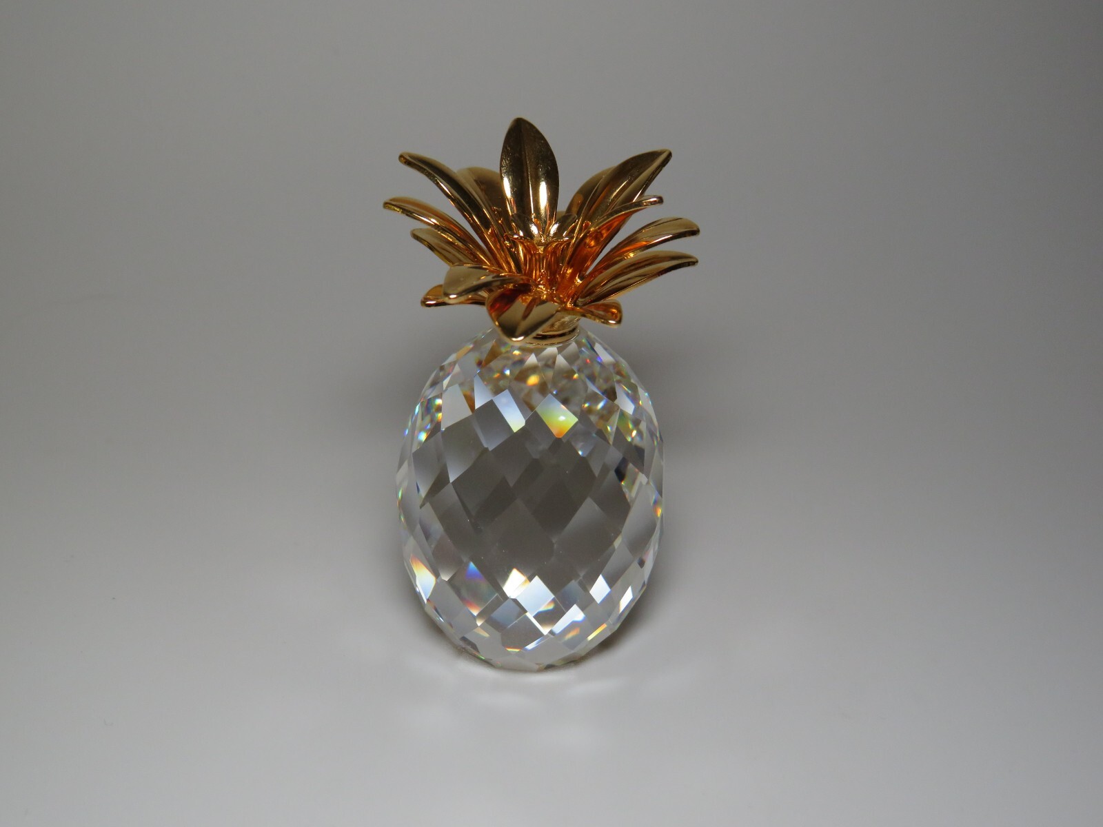 Swarovski Pineapple With Smooth Gold Leaves 2.5″ Figurine 7507 NR 060 001 – MINT