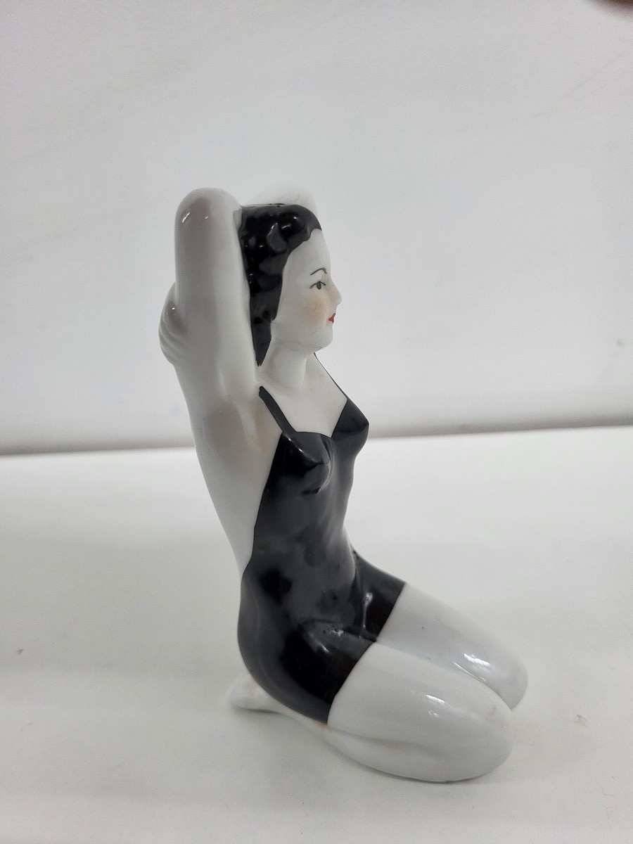 Sexy Art Deco-German Style Art Nouveau Porcela Pin-up Swimmer Figurine