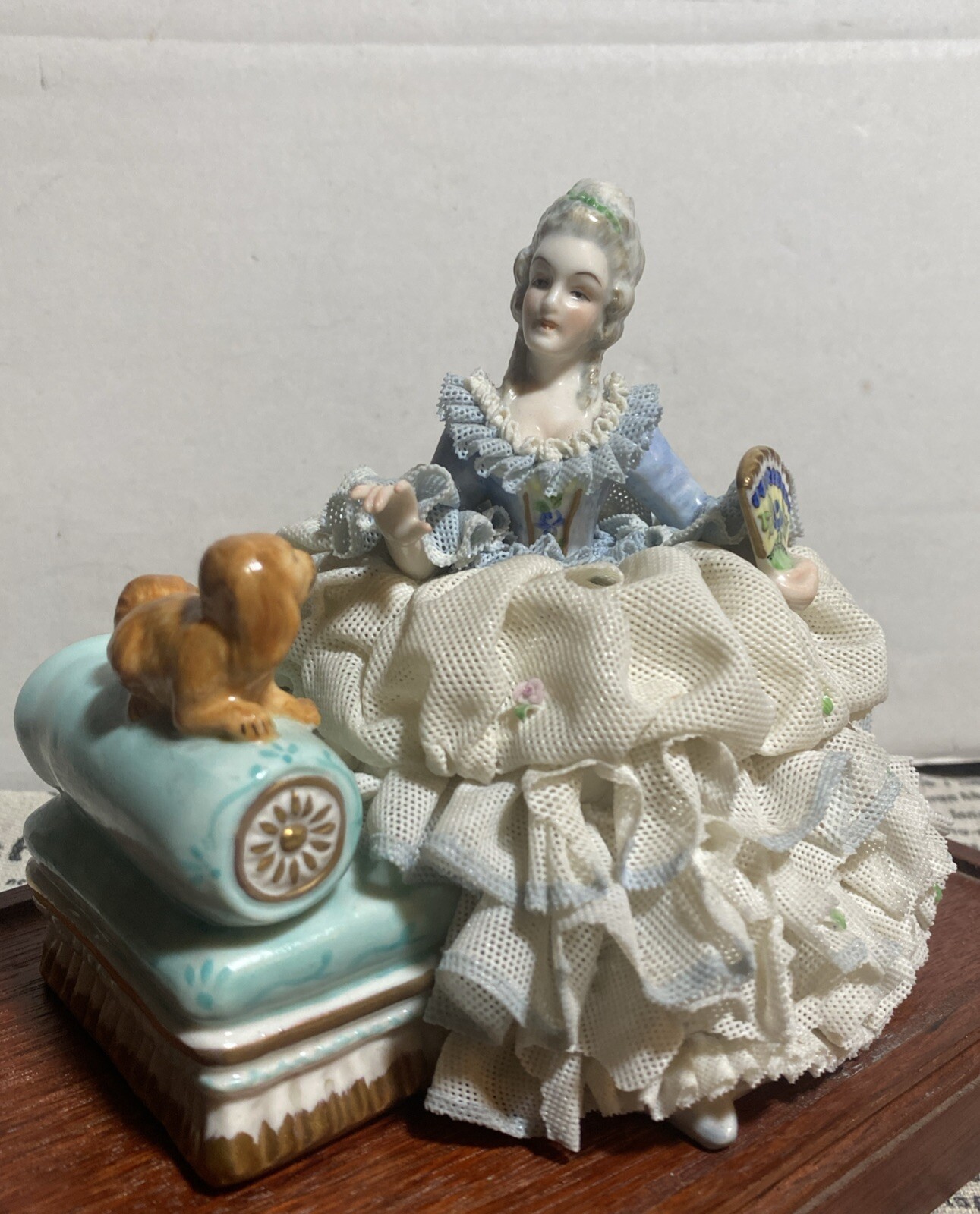 1979 Muller Volkstedt IRISH DRESDEN “Lady Elizabeth” & Dog Collection Ireland