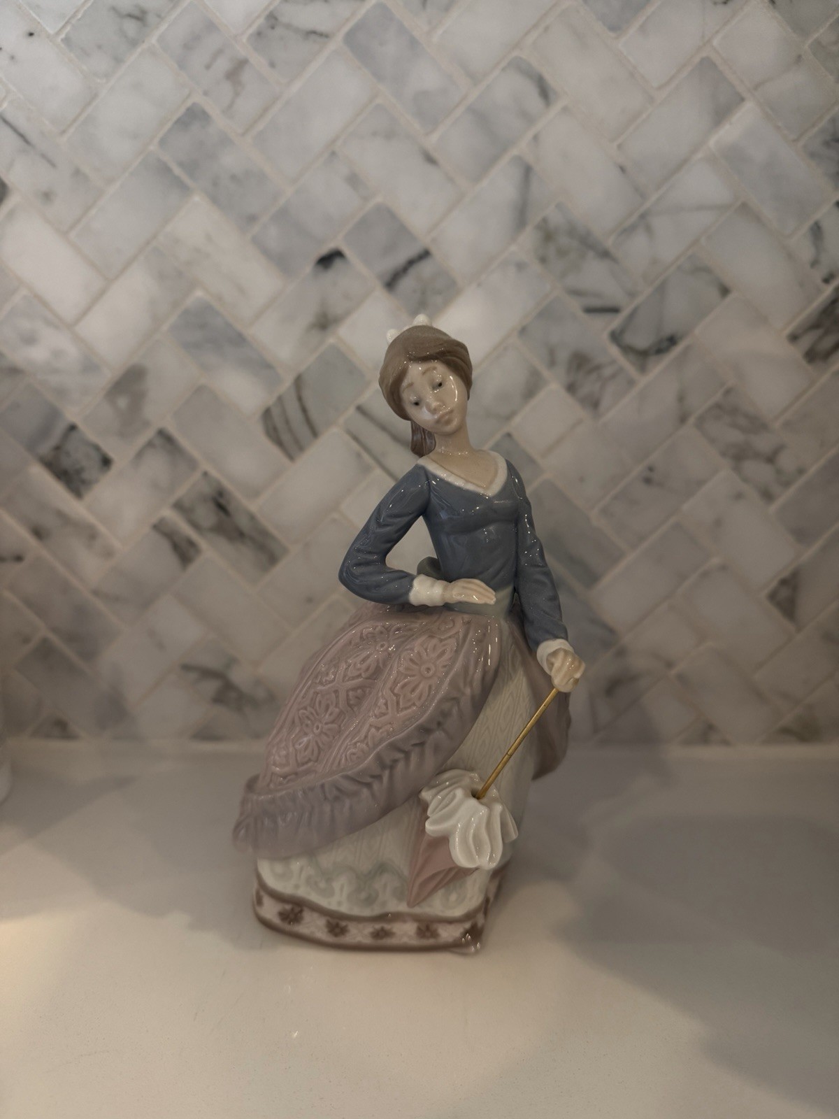 Lladro Spanish Porcelain “Evita” #5212 Girl With Umbrella
