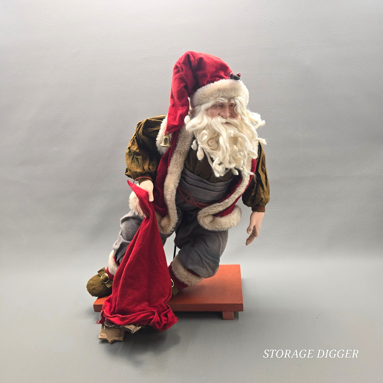Vintage Christmas Holiday Santa Claus Figurine 19.5″ Tall, Made in Philippines