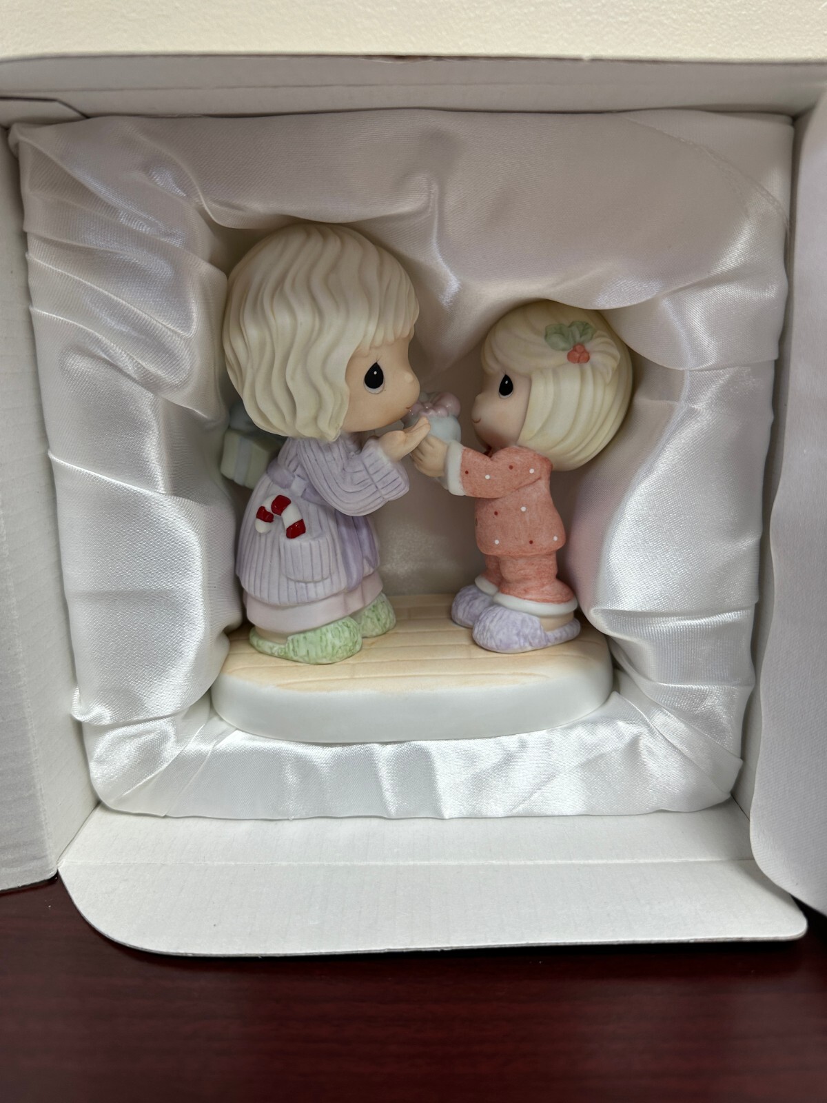 Precious Moments “The Gift Is In The Giving” w/Box #710010