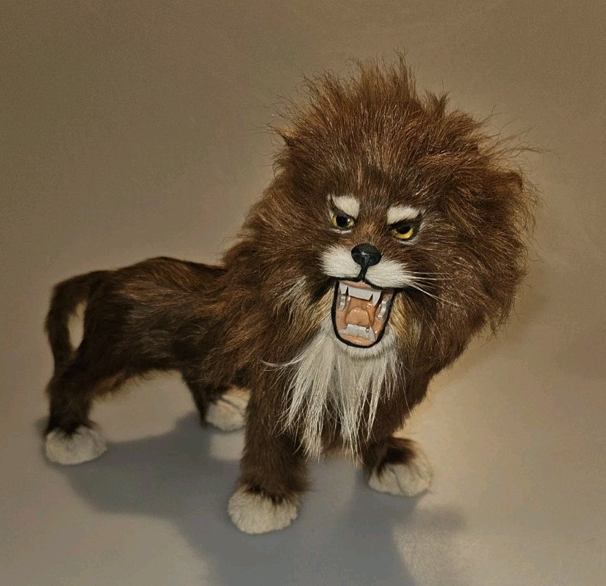 Vintage Taxidermy Lion w/ Real Fur & Glass Eyes Figure Statue