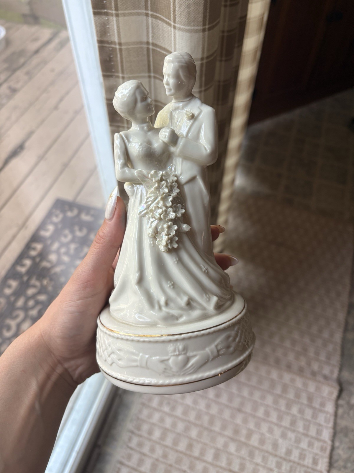 Belleek Pottery Ireland Claddagh Collection Bride and Groom Cake Topper Vintage