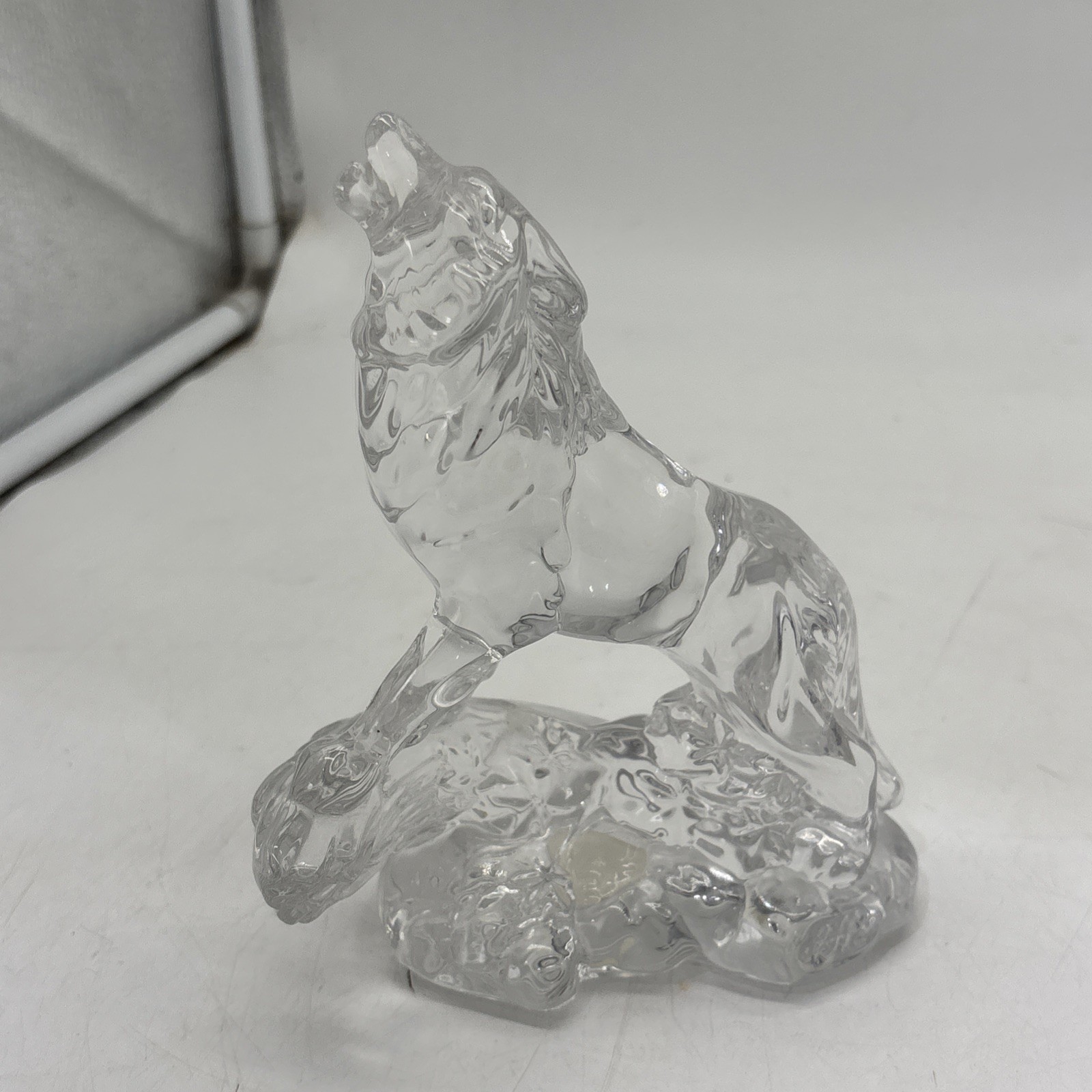 Princess House Wonders of the Wild Lead Crystal Wolf Figurine 7x5x3”
