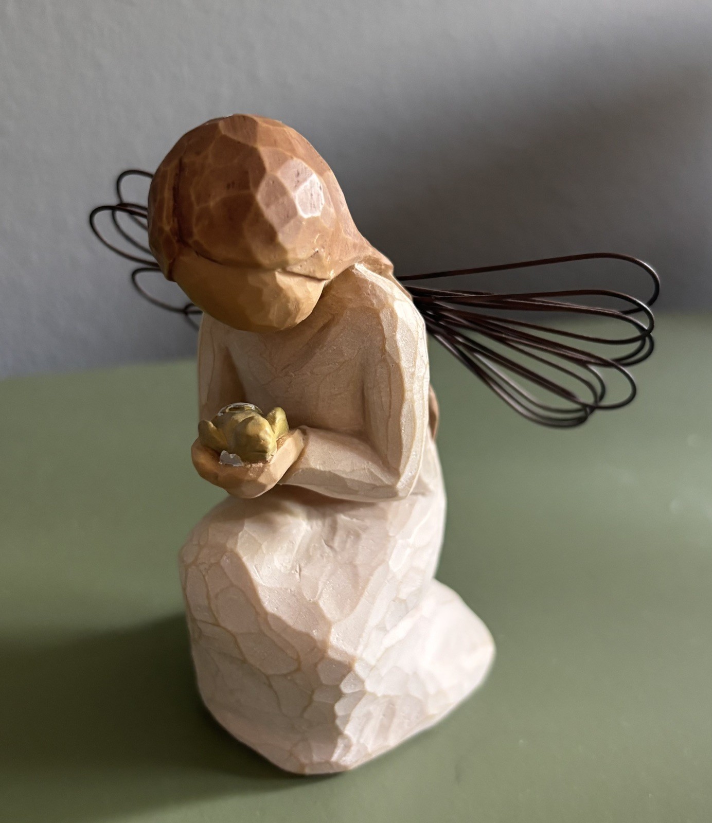 Willow Tree Angel of Freedom 2000/08 and Miracles 2002 Holding Bird Susan Lordi