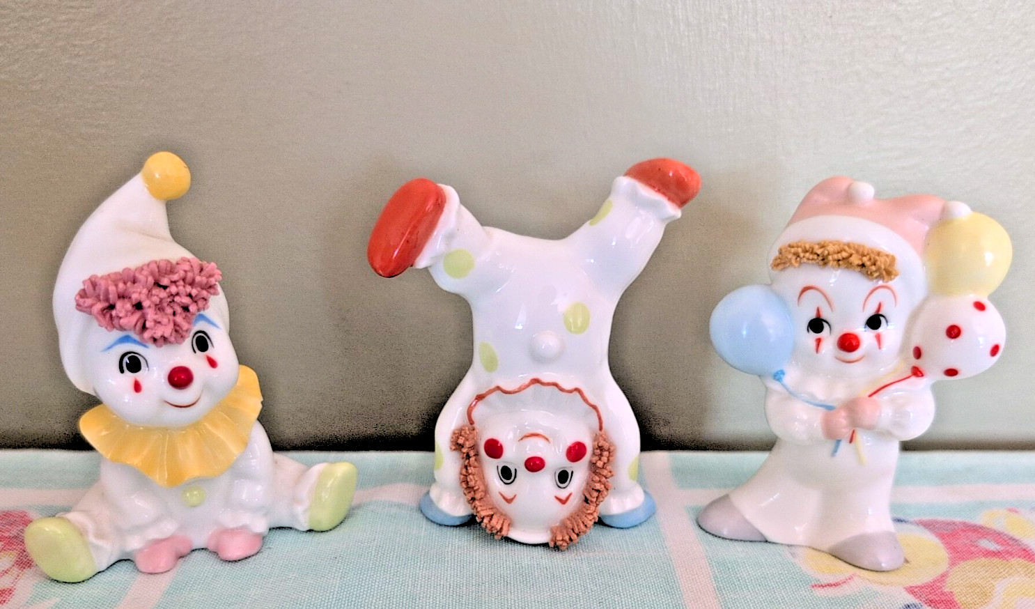 Vintage 1983 Enesco Ceramic Cute Clowns Figurines Set 3 Circus Spaghetti Hair 3″