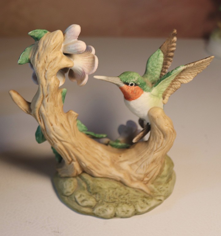 Pair of Beautiful Porcelain Hummingbird Figurines, 9″ & 6″ Tall, Orchid, 5x5x3″