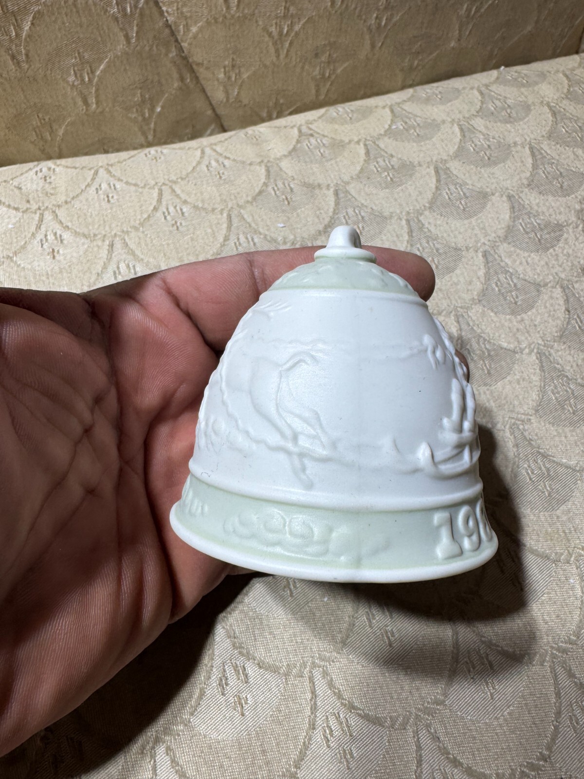Lladro 1988 Christmas Bell # 5.525 – 3.0 Inch Tall