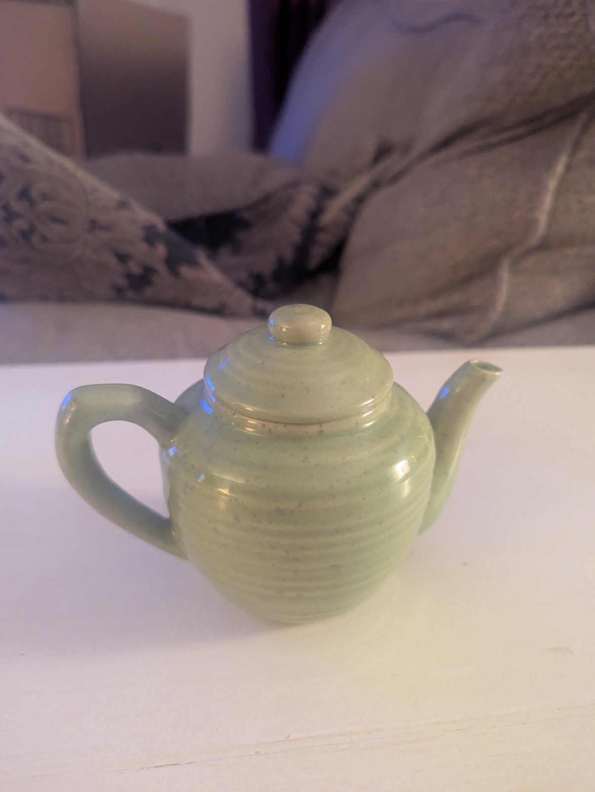 Small Tea Pot Country Living Dry Goods Green Speckled Collectible 3″ Tall