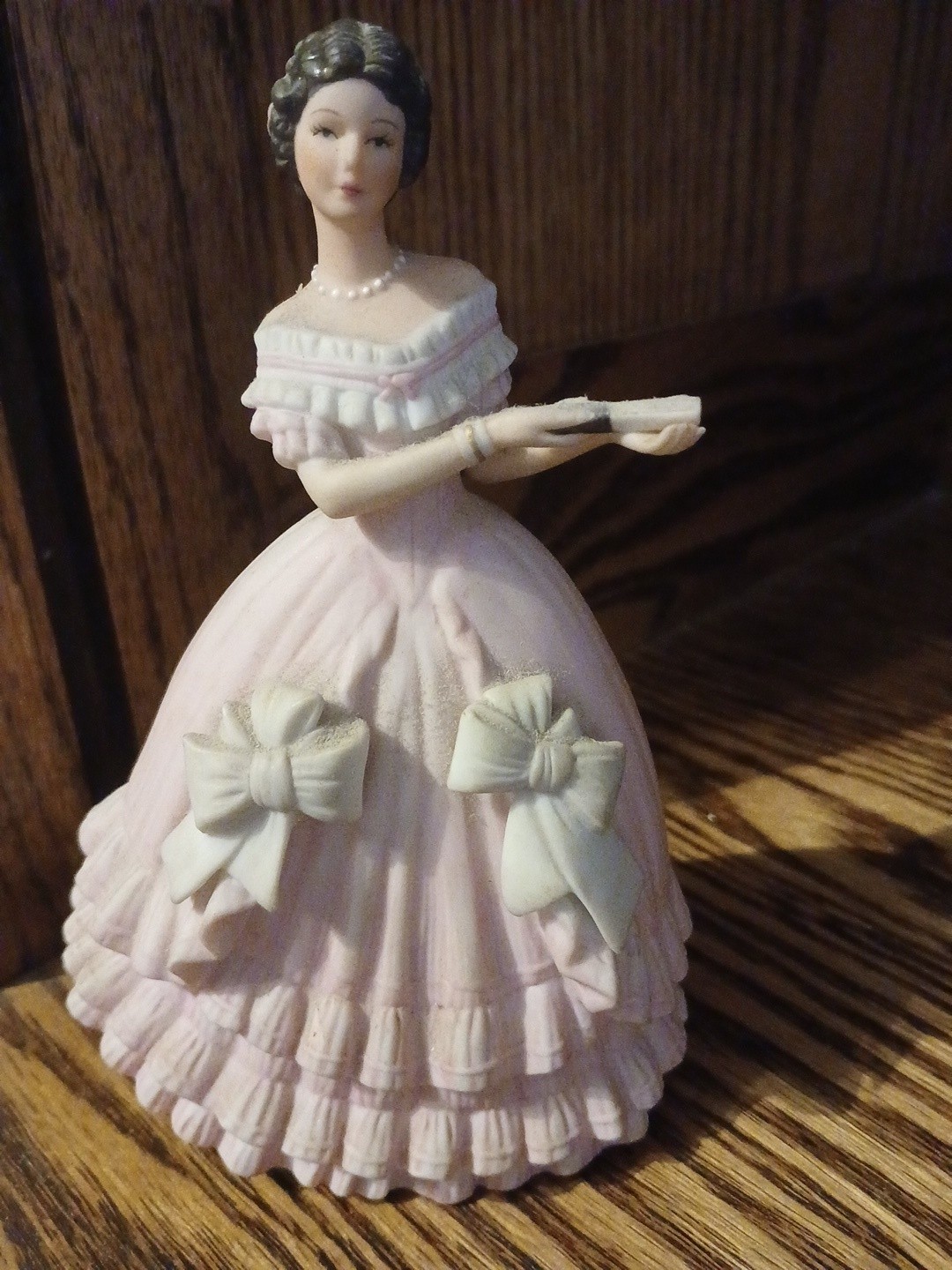 Lenox Great Fashions History Caroline Victorian Period 5 5/8″ Porcelain Figurine