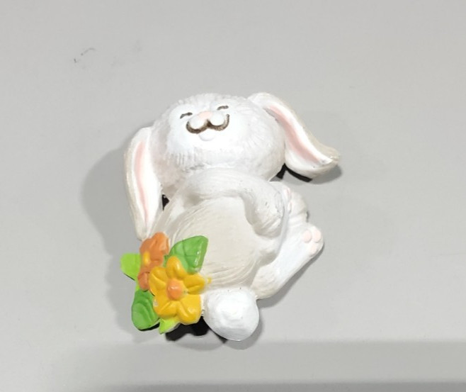 Hallmark Vintage Smile Bringer Magnet * Bunny With Flowers