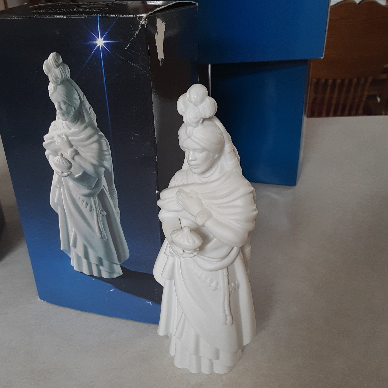 Avon Nativity Collections 1982 THE MAGI WISEMAN KASPAR KING White Bisque IN BOX