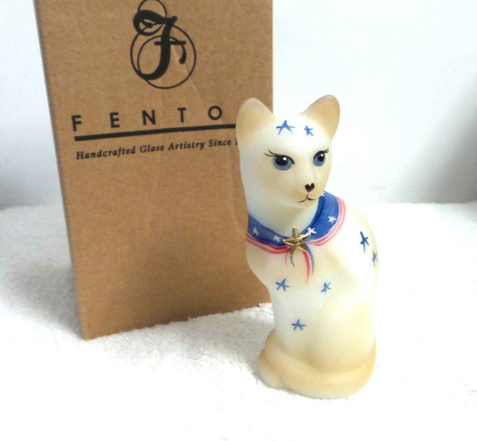 Cat Figurine FENTON Glass 2010 Opal Satin Patriotic Style Signed P. Lauderman