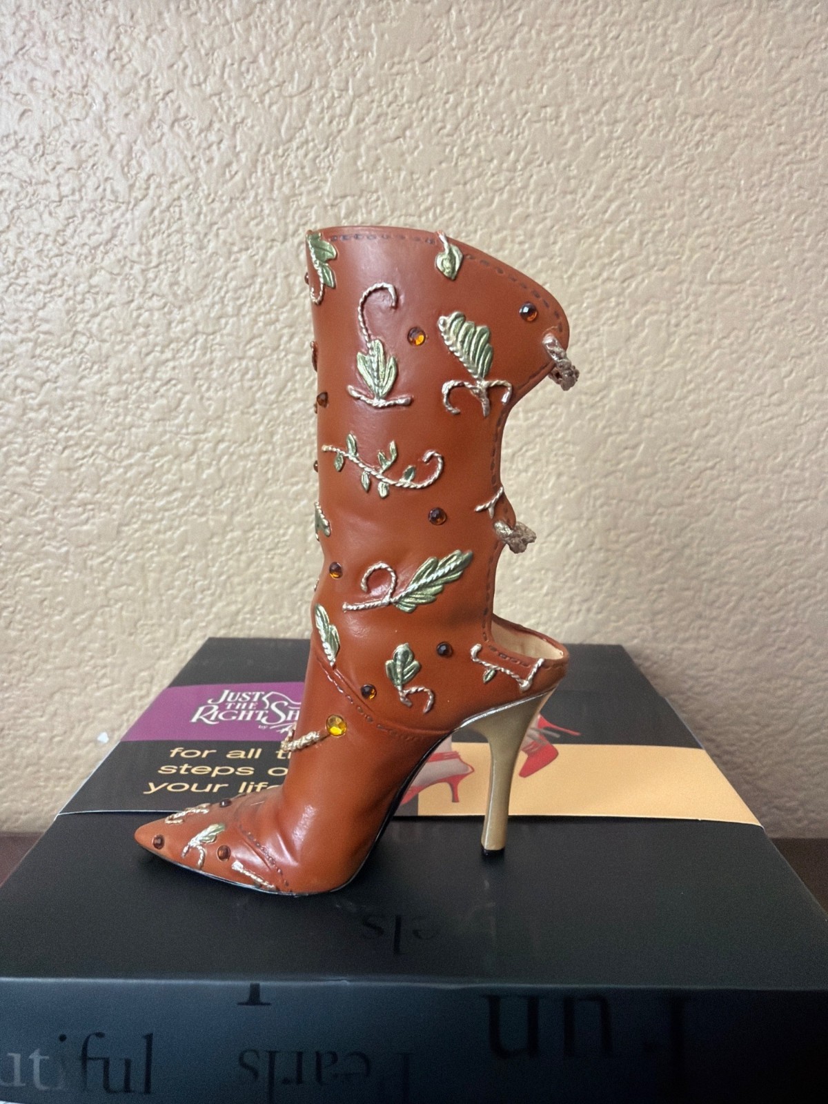 2004 Just the Right Shoe by Raine “Earthly Delights” Mini Shoe Figurine NEW