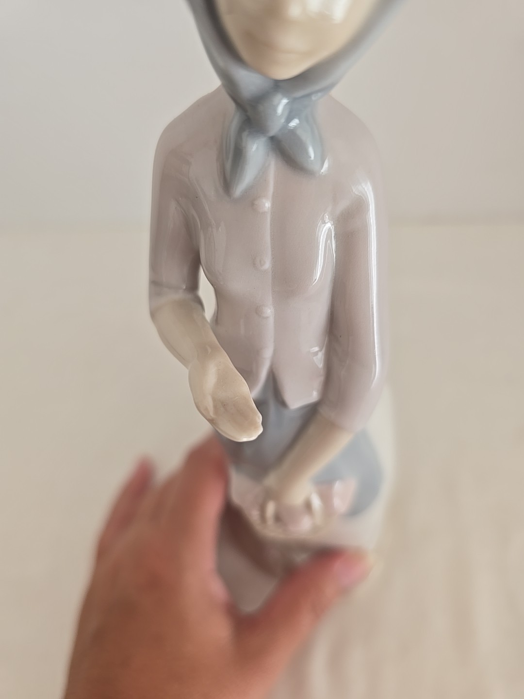 Vintage Lladro Nadal Porcelain Girl Holding Basket Figurine Made in Spain 10.5″T