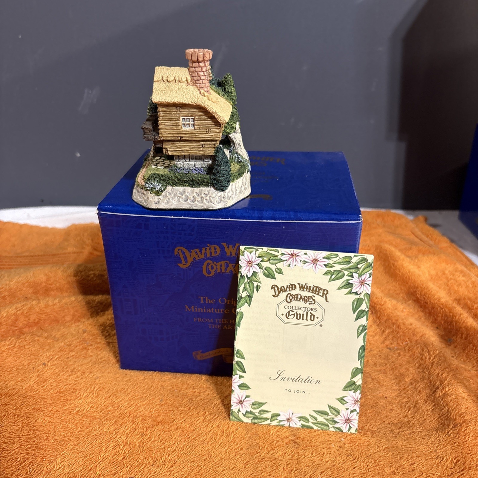 6-5-David Winter Vintage 1995 Cottages Sherwood Forest King Richards Bower