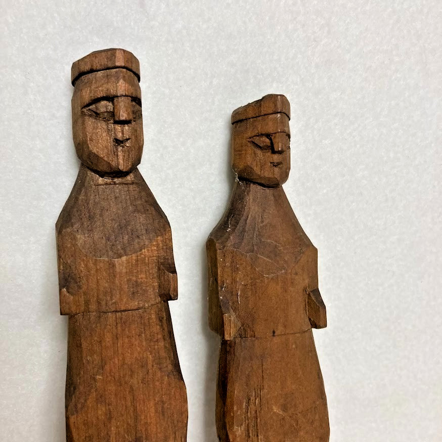 Vtg Hand-Carved Primitive Folk Art Woman Man Pair Wooden Statue Rustic Figurines