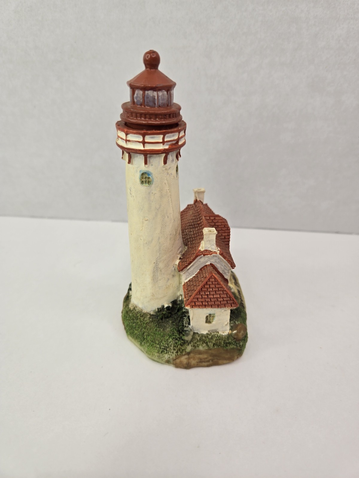 Grosse Point, Illinois Lighthouse Collection Souvenir Figurine 4.9″ Tall