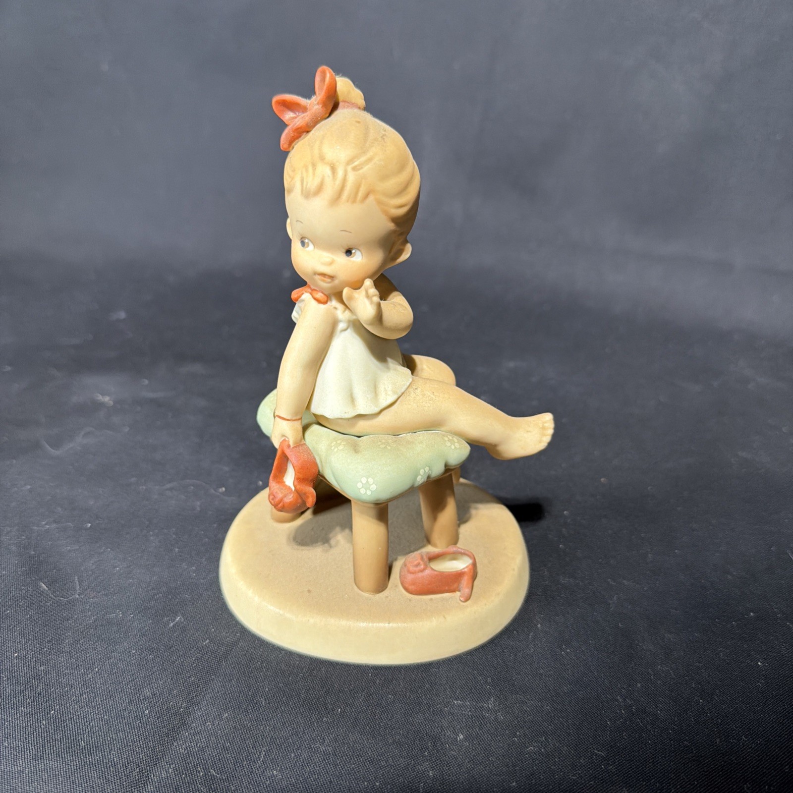 Memories of Yesterday Sitting Pretty 522708 1990 Enesco Girl Figurine No Box