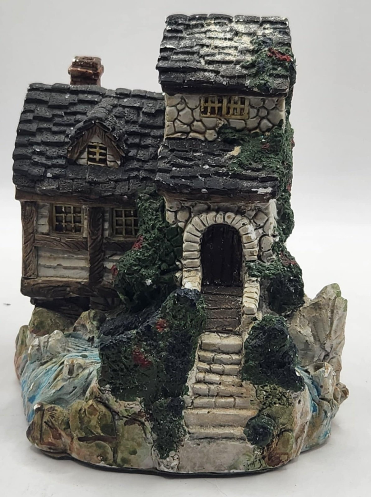 Two Vintage Cottages 5″ tall