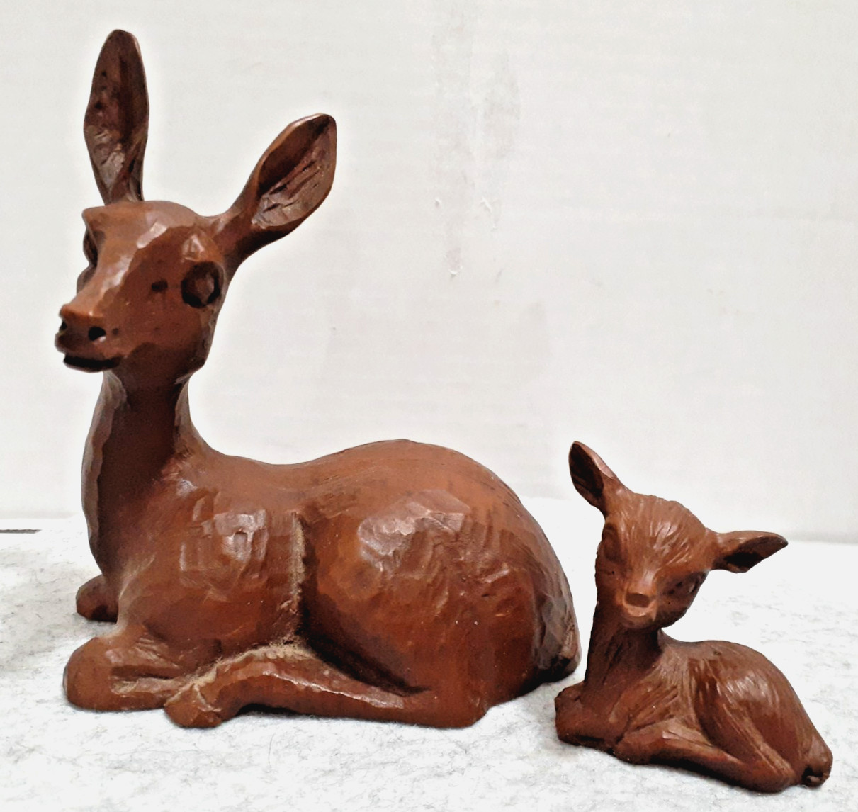 VTG. RED MILL MFG Crushed Pecan & Resin Doe & Fawn Deer Figurines Set of 2