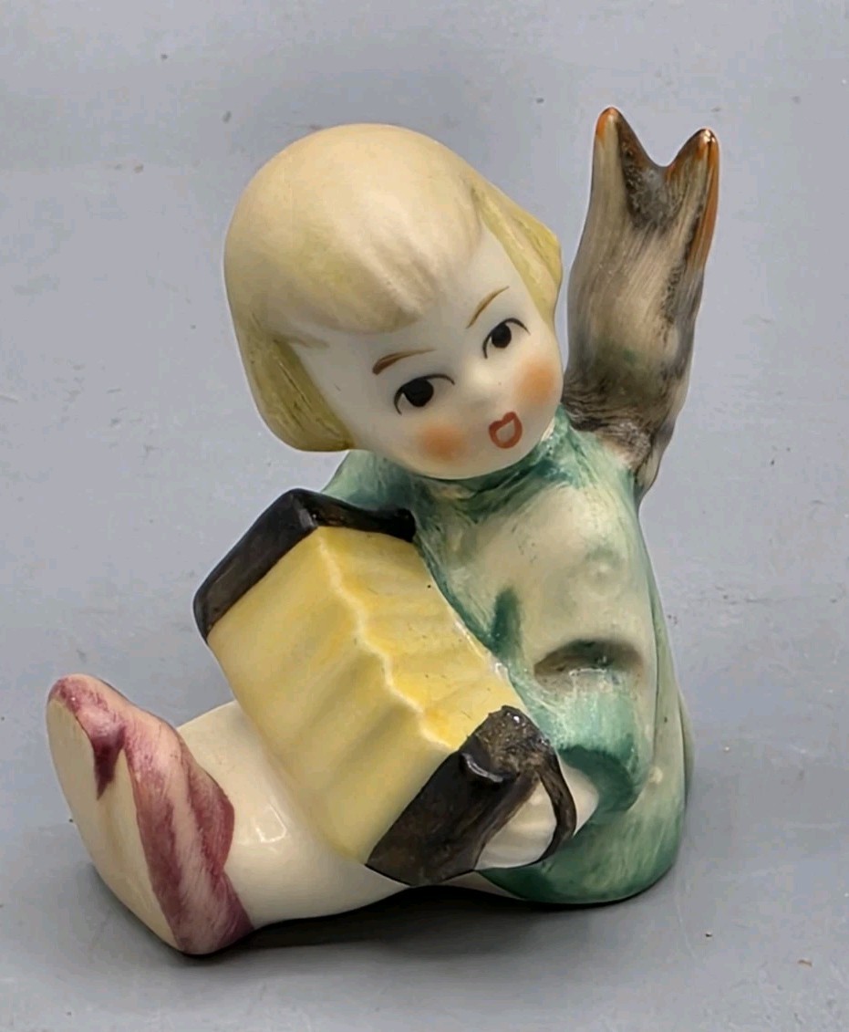 VINTAGE Goebel Hummel “Joyous News”, 2 1/2 Inch Figurine TMK-3, W. Germany