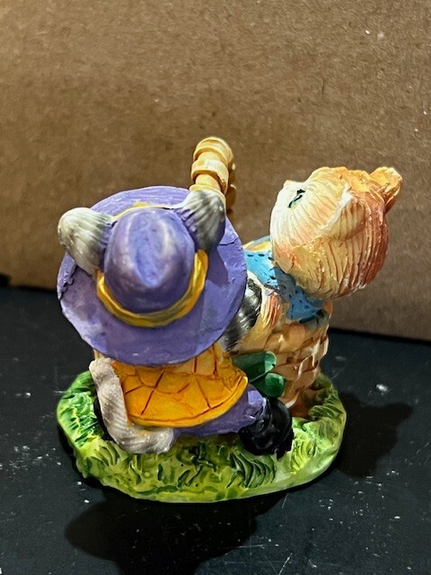 Vintage Turtle King Corp. Kittens Kitty Cat with Basket Flowers Figurine