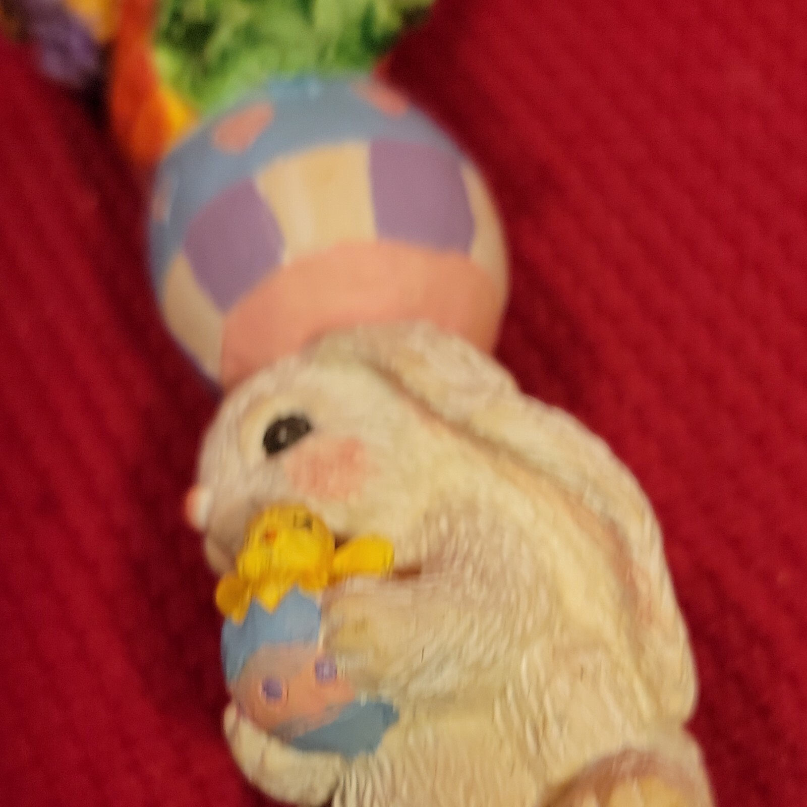 EASTER BUNNY RABBIT Egg Holder Stand 4.5″ resin figurine decoration pastel vtg