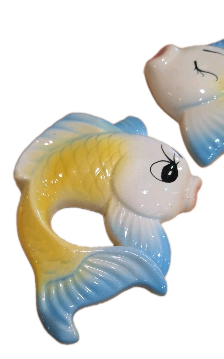VTG Chalkware Yellow Anthropomorphic Fish Wall Plaque Kitsch Whimsical Retro