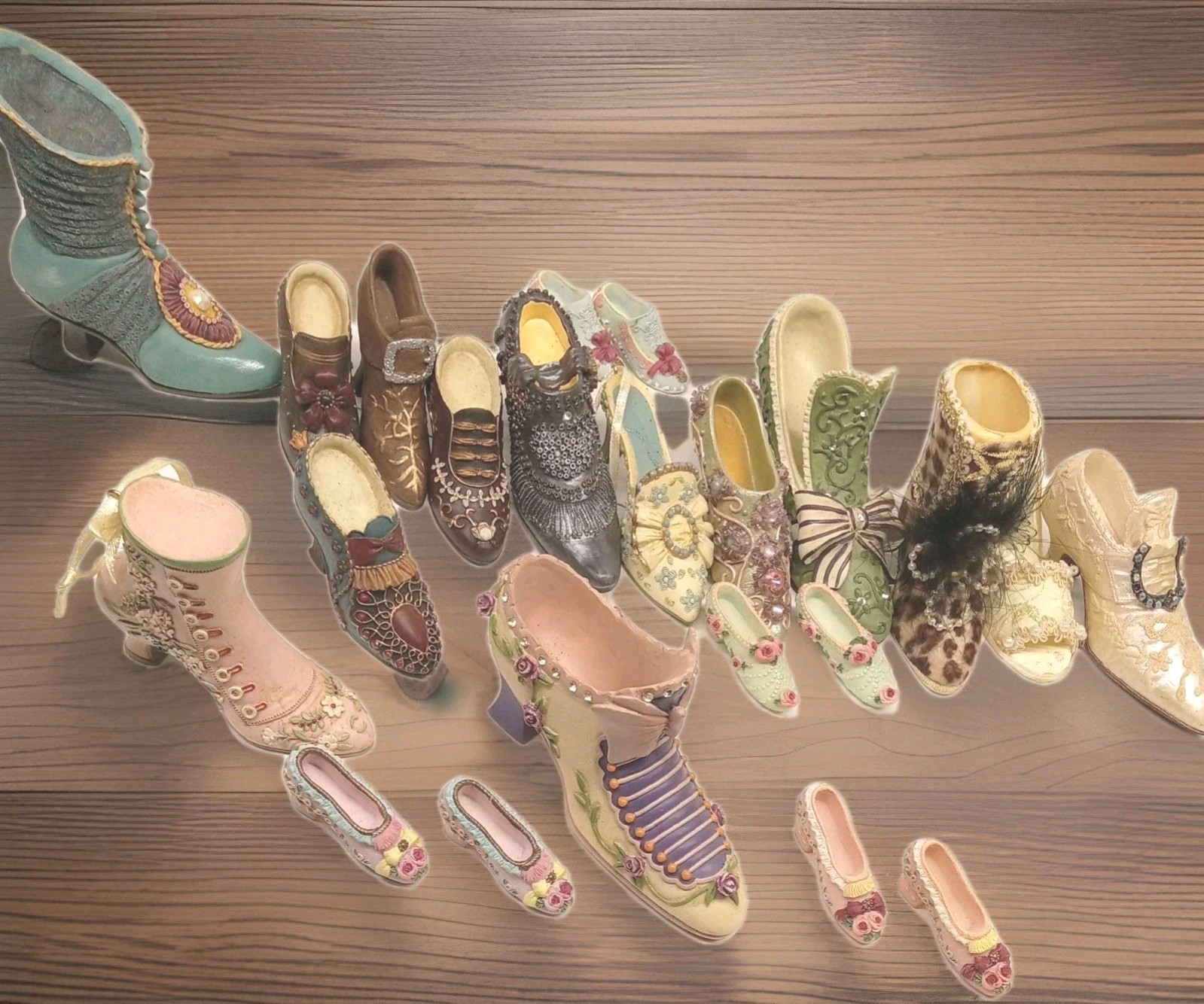 20 Hard To Find Victorian-style Lady Porcelain/Ceramic Shoe Collection Decor