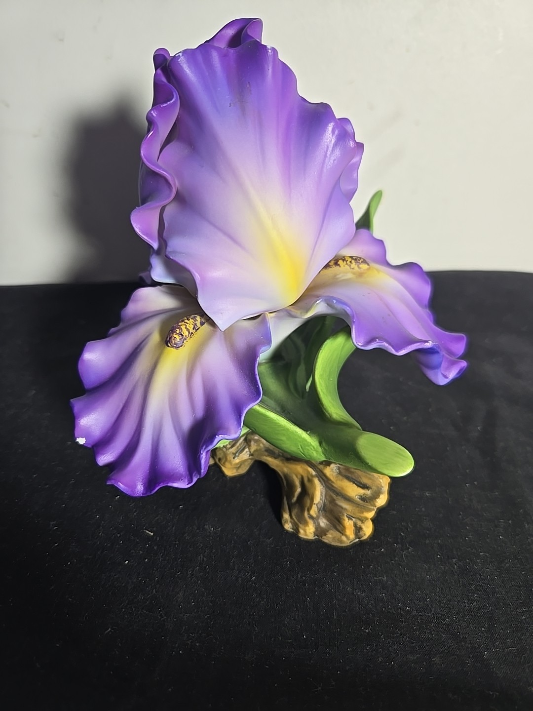 Vintage Porcelain Iris 5 1/2’Hx 61/2’W by Cleaudx